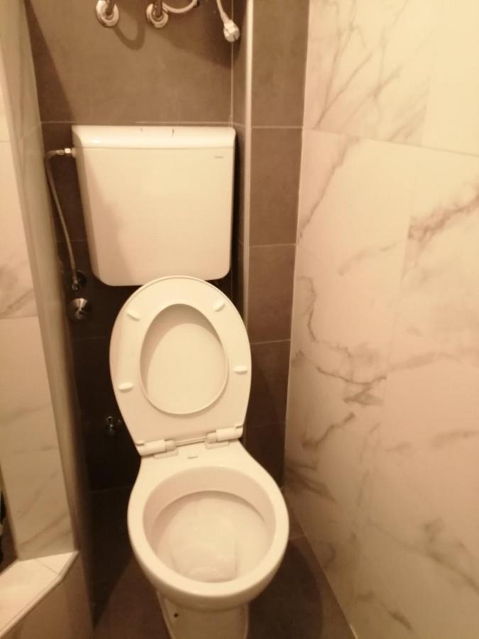 Anika Hotel Sutomore Bagian luar foto