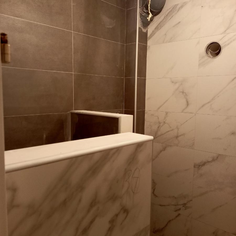 Anika Hotel Sutomore Bagian luar foto