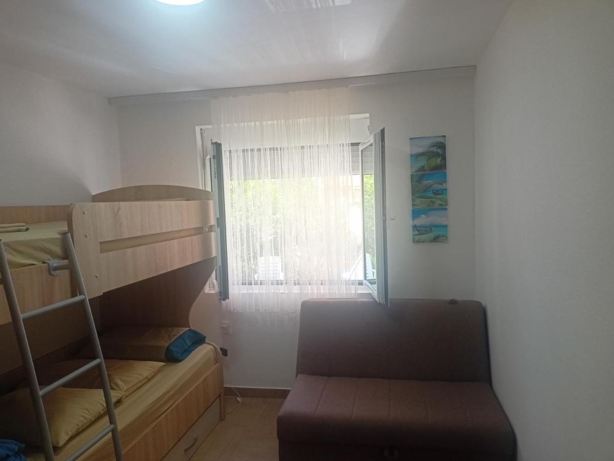 Anika Hotel Sutomore Bagian luar foto