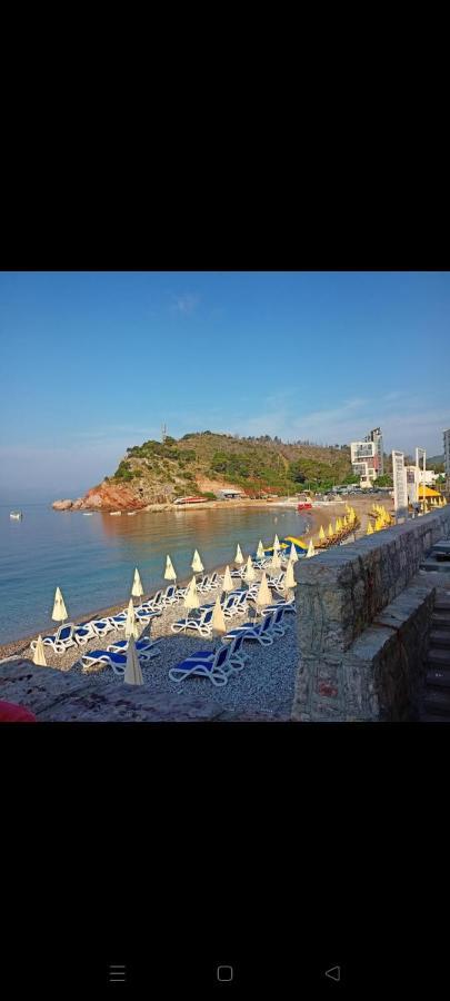 Anika Hotel Sutomore Bagian luar foto