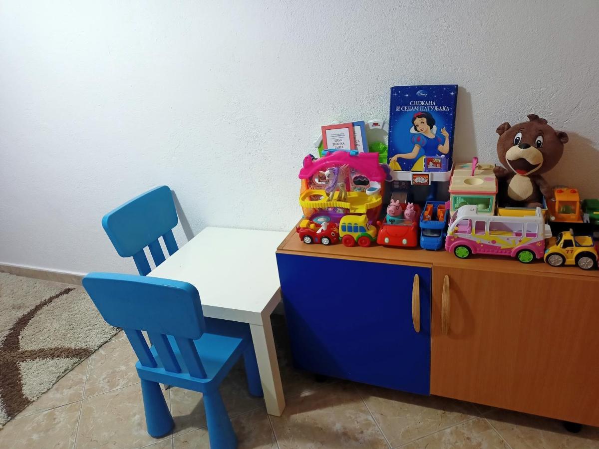 Anika Hotel Sutomore Bagian luar foto