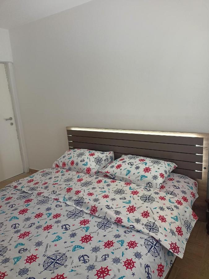 Anika Hotel Sutomore Bagian luar foto